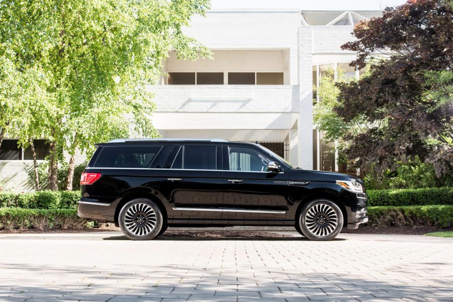 Lincoln Navigator L Black Label 2017 года  (фото 6 из 27)